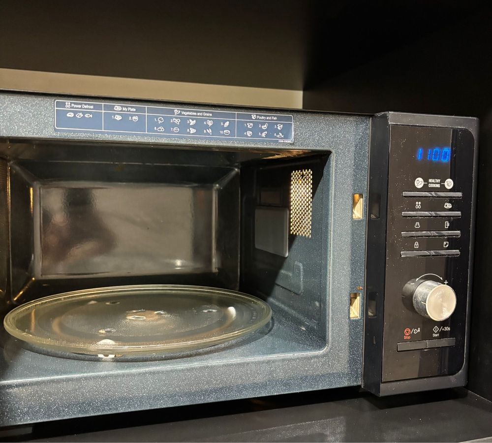 Kuchenka mikrofalowa Samsung MS23F301TFK