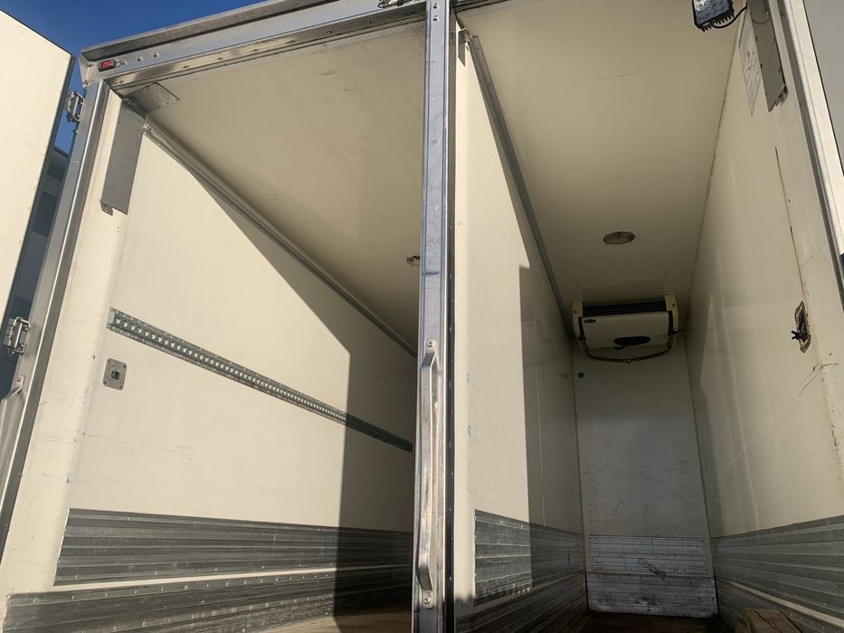 Chłodnia izoterma  zabudowa carrier supra 850 MT