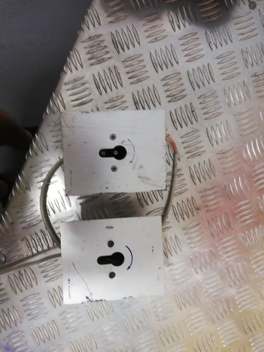 Włącznik bistabilny 230V 5A na klucz