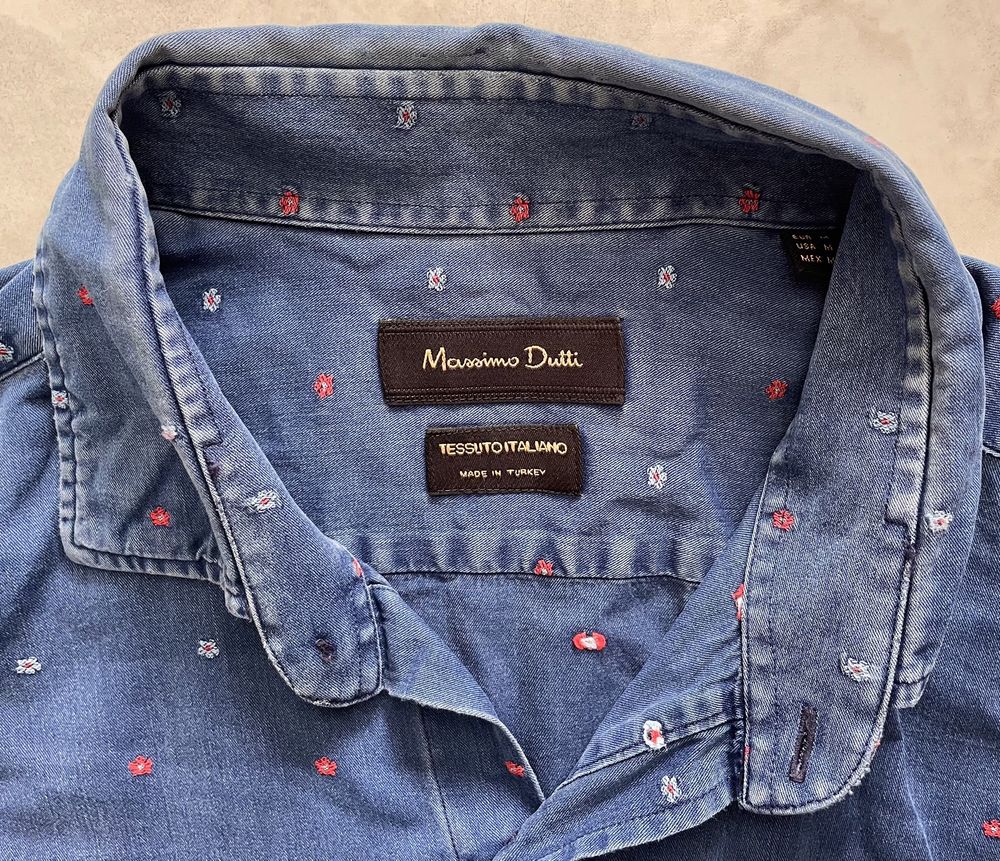 Camisa azul escura com flores (Massimo Dutti, tamanho M)