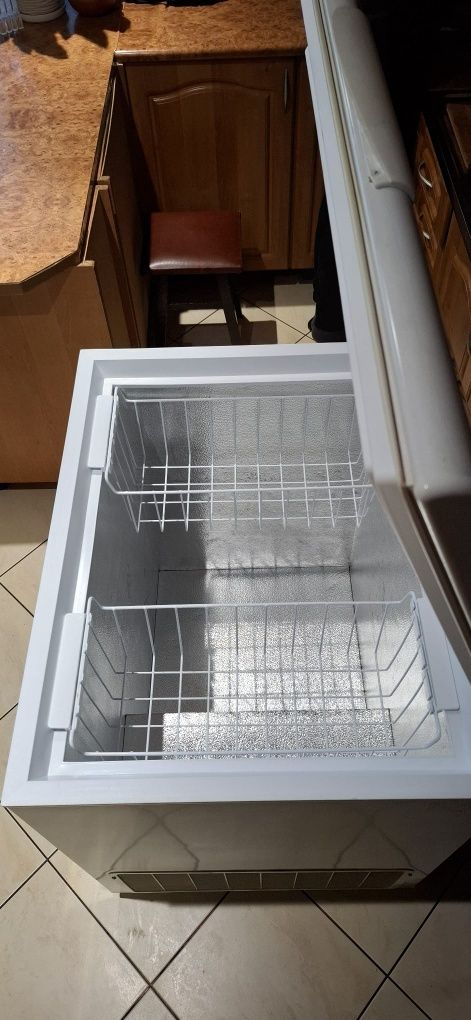 Zamrażarka skrzyniowa Electrolux 210 L