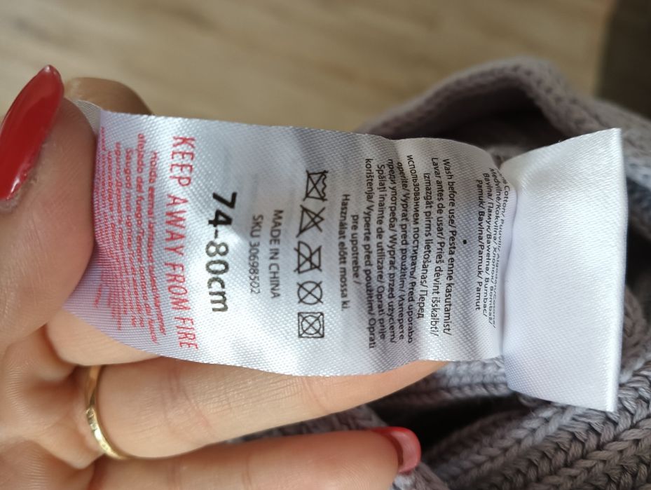 Elegancka czapka beret z kokardą