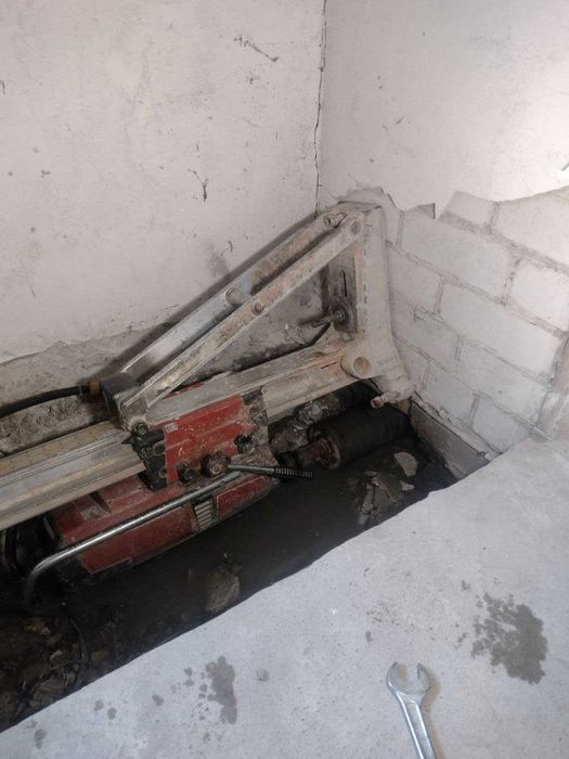 Алмазная резка отверстий под любой диаментр Днепр!