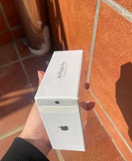 air pods pro airpods