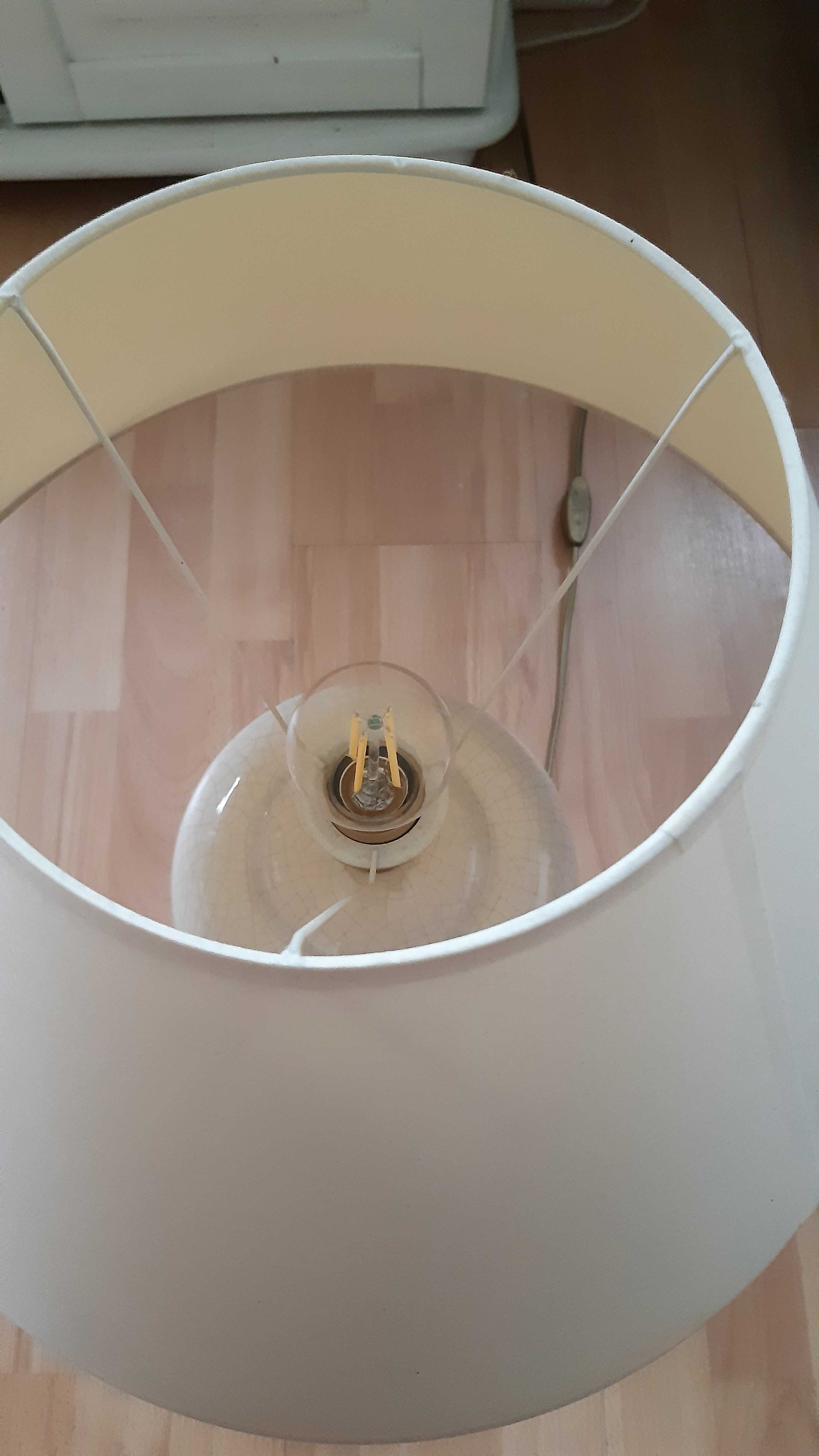 Piękna,duża,klasyczna,stylowa lampa nada klimat każdemu pomieszczeniu