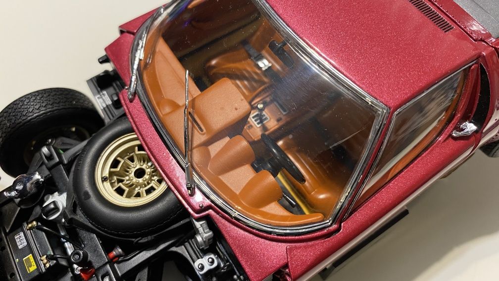 Kyosho 1:18 Lamborghini Miura Jota SVJ Rosso Granada (Burgundy Red)