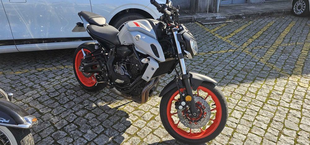 Yamaha mt 07 35kw de 2020 com 9mil klm