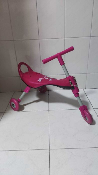 Triciclo Infantil Dobrável - Ideal para os Primeiros Passeios!