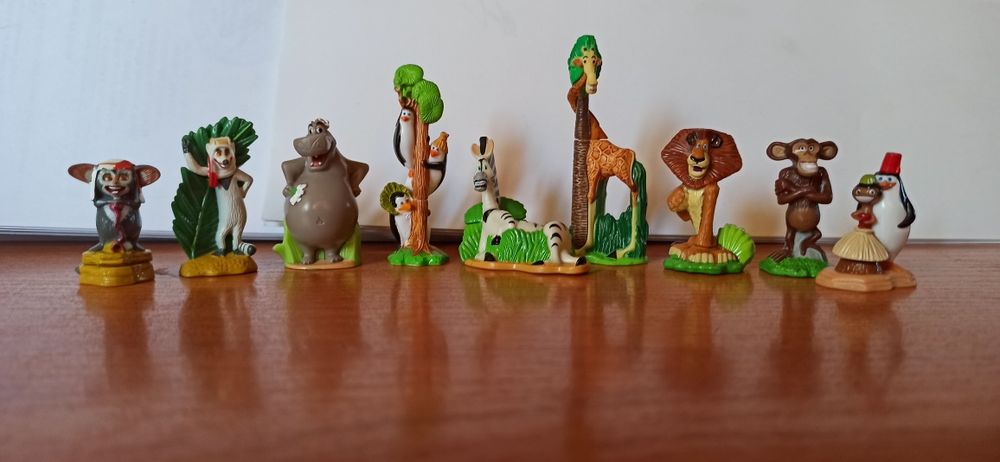 Продам Киндеры Мадагаскар (набор)