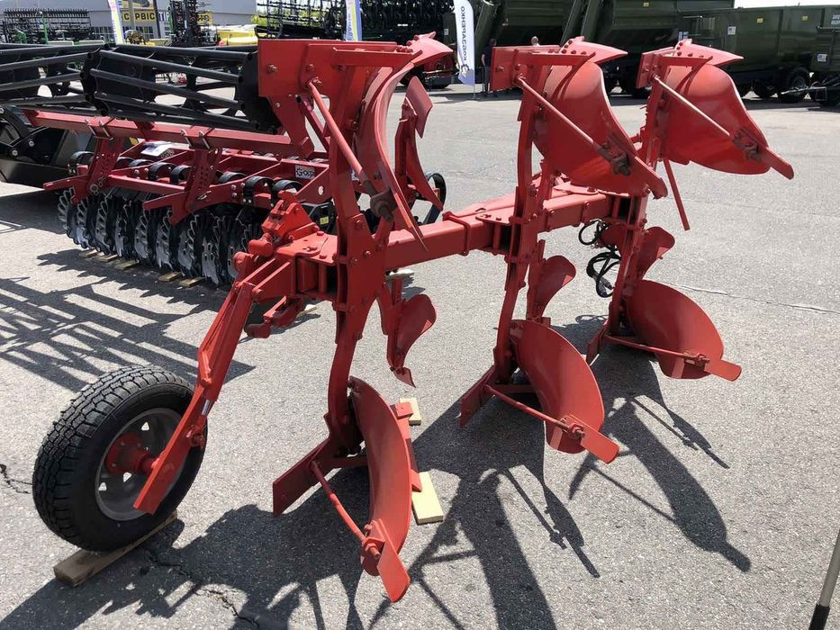 Плуг оборотний навісний Оптикон  «МАСТЕР  А3»  3 корпусний з передплуж