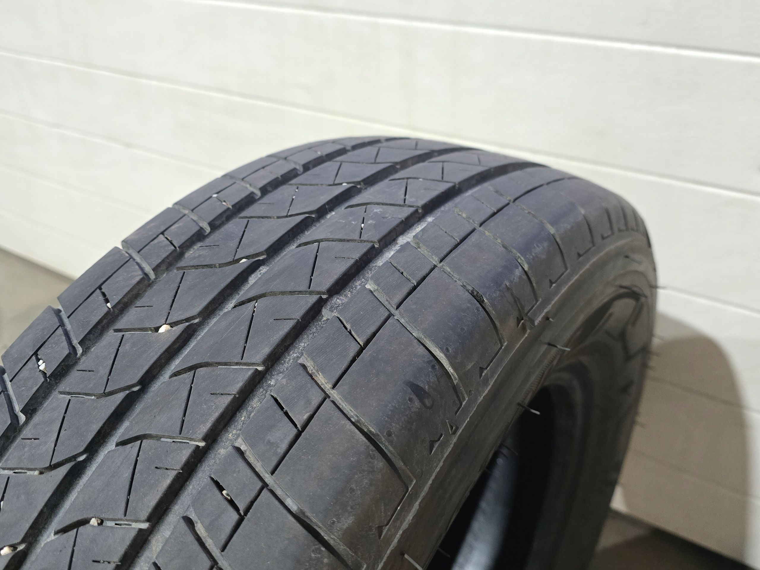 Bridgestone Duravis R660 Eco 215/65R16C 106/104T 6,5mm 24R 1x