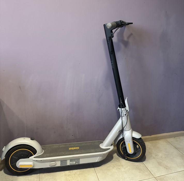 Електросамокат Ninebot KickScooter Max