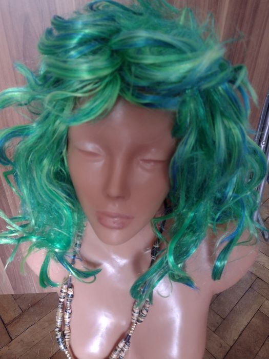 Zielona piękna peruka