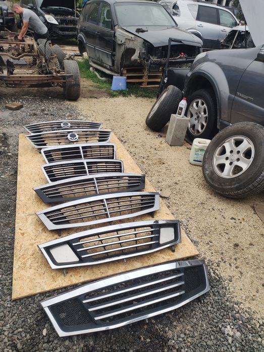 Решітка решотка радіатора санг йонг ssangyong rexton 1 2 3 W рекстон