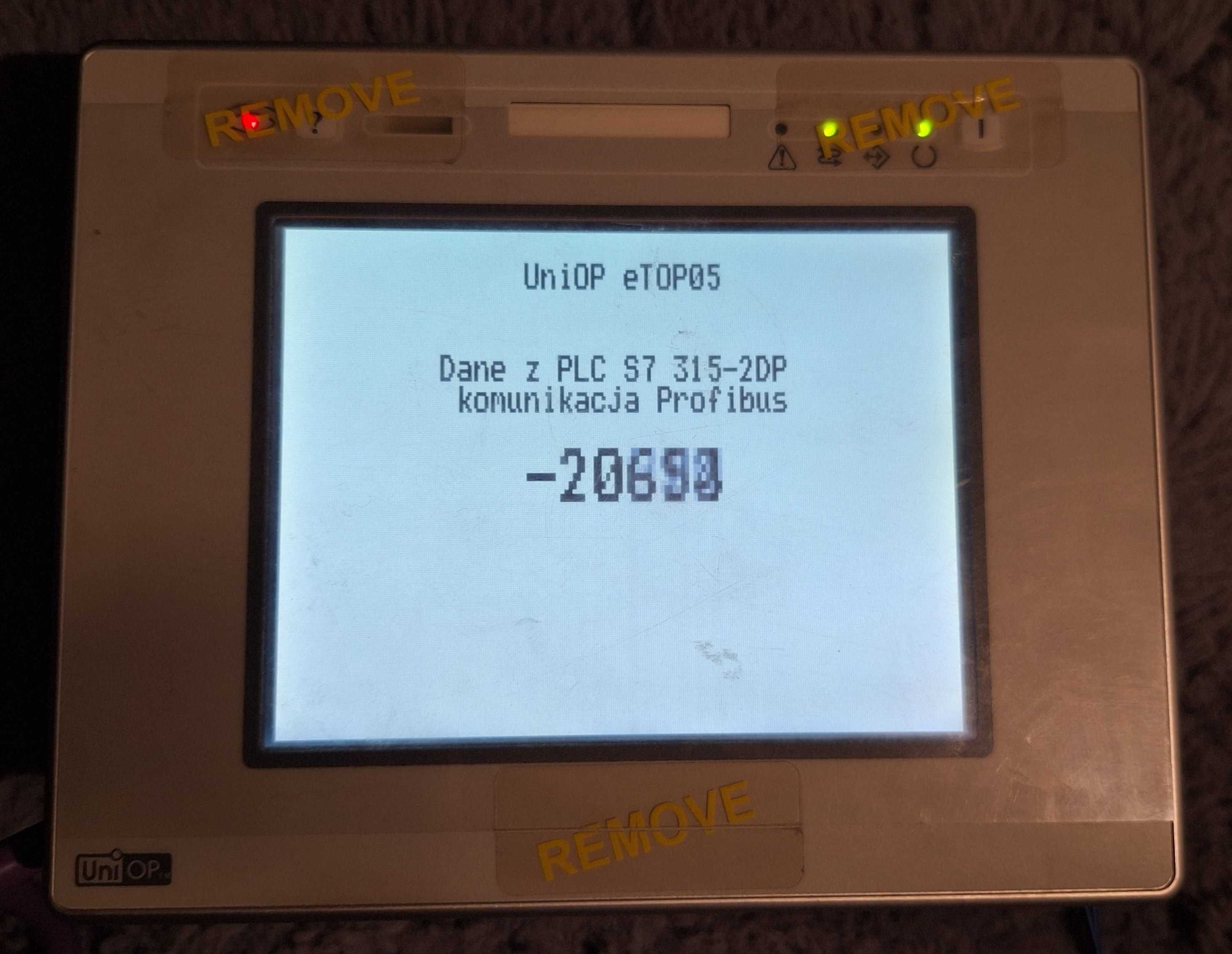 Panel Operatorski UniOP eTOP05 z Modułem Profibus i Kartą 32MB