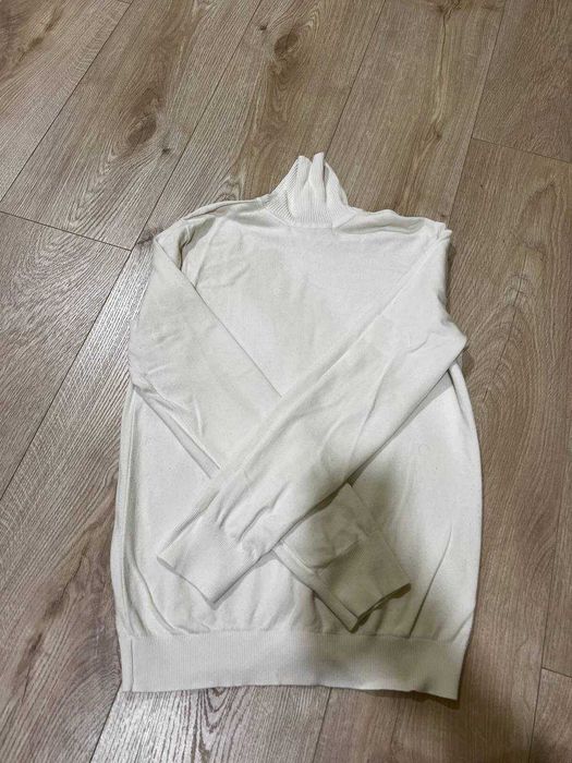 Гольф чоловічий, білий Bershka S\XS