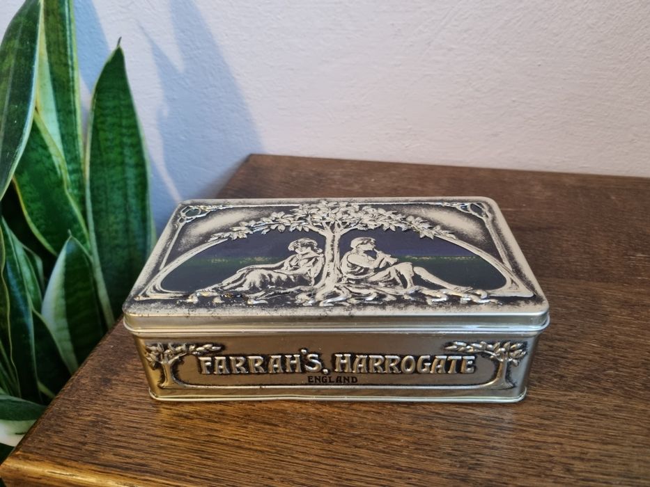 Puszka metalowa schowek skrzynka pudełko