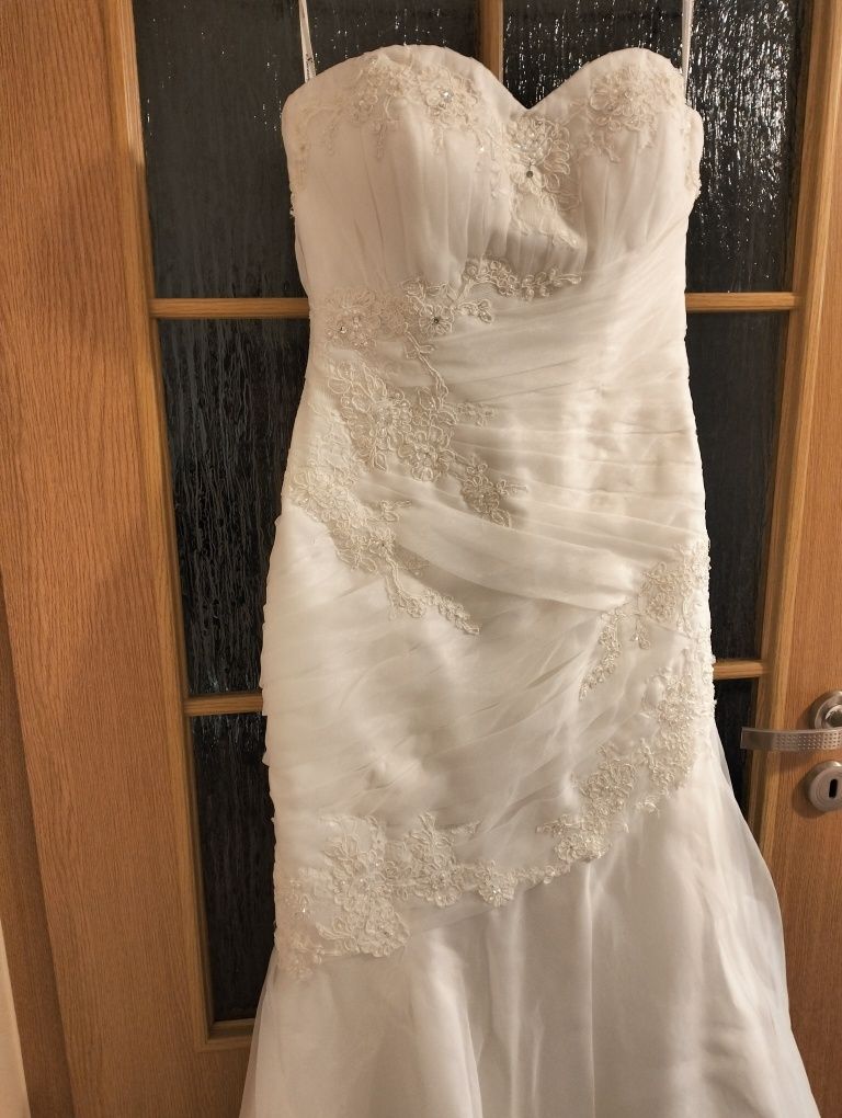 Śliczna suknia ślubna biała, używana, rozmiar M/38 na 165 cm
