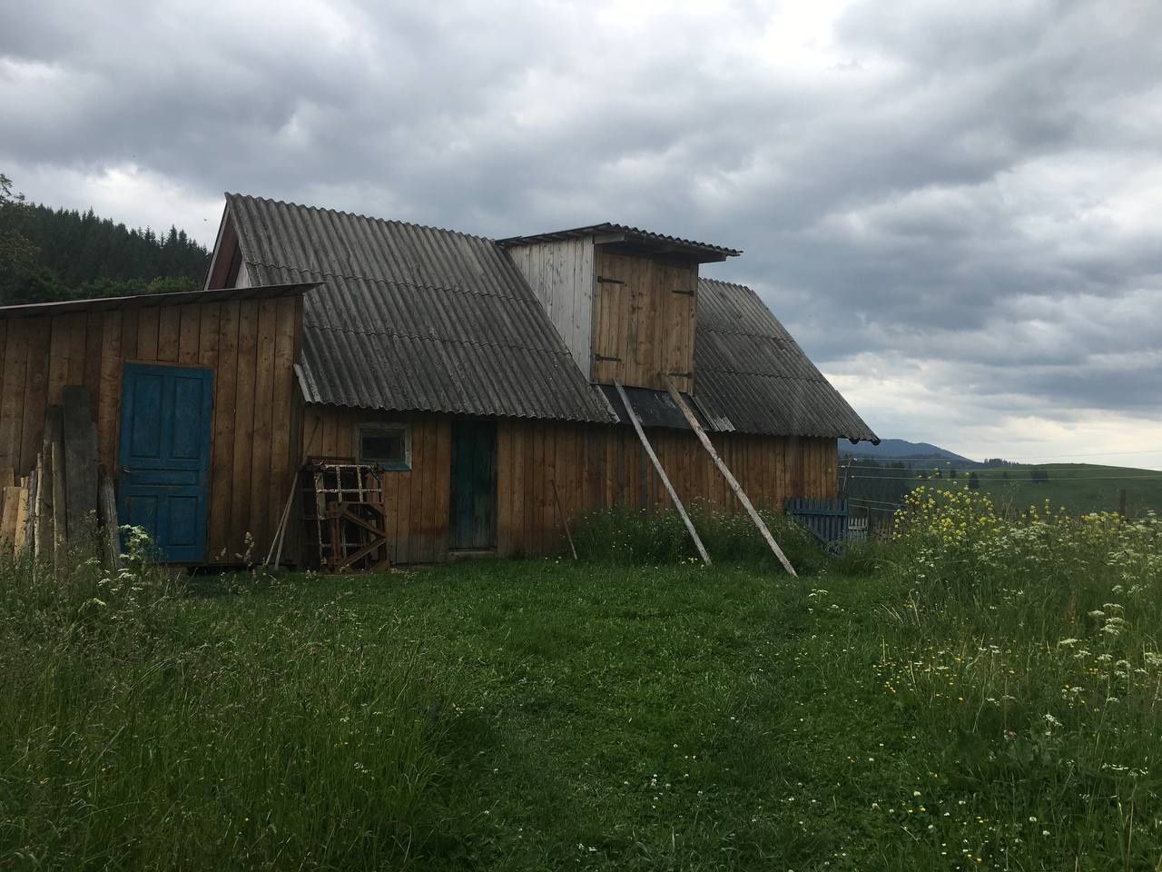 Продаж дерев'яного будинку