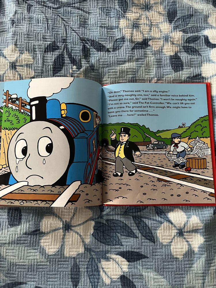 Книжка англійською паровозик Томас Thomas