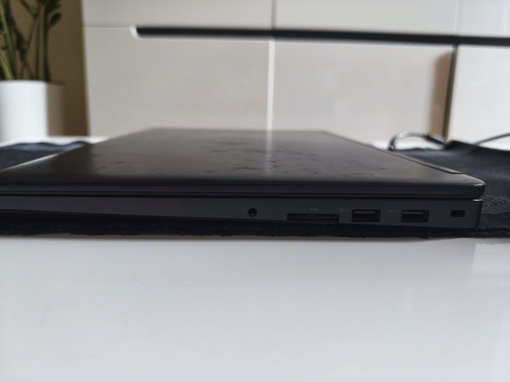 Dell Latitude E5570 | i5 • 8GB • 256GB SSD•Windows 11, Gotowy do pracy