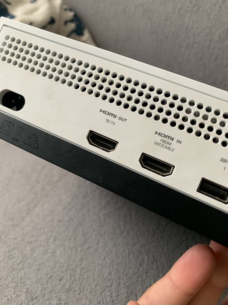 Xbox one s 1TB Б/У