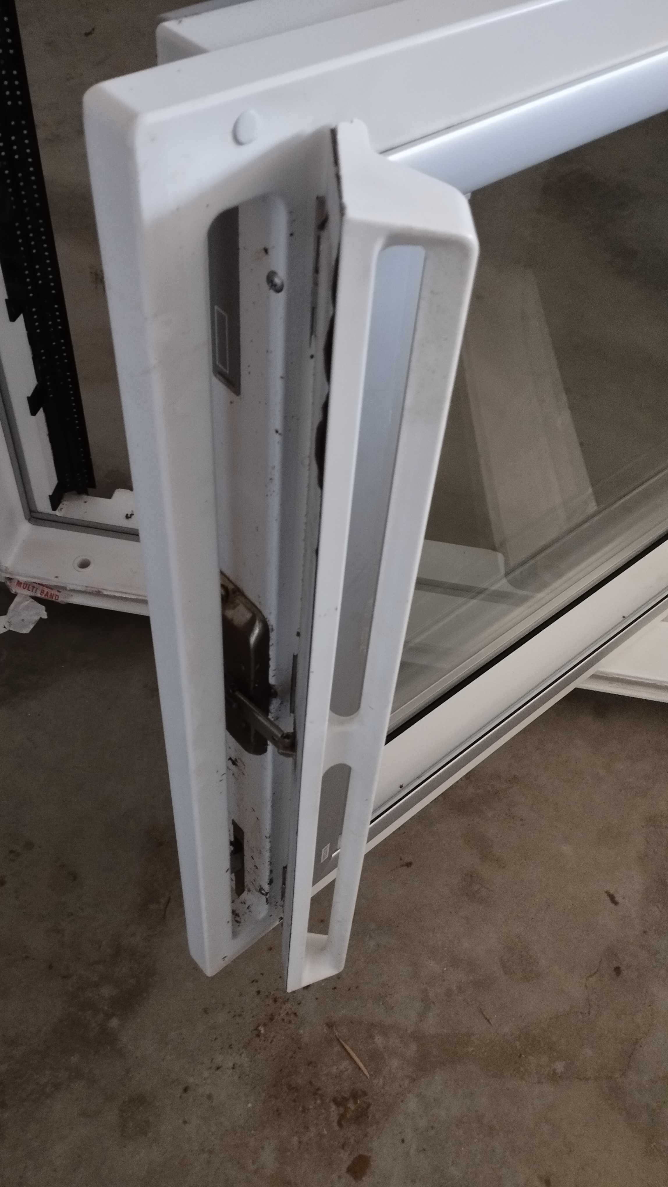 3x plastikowy Velux GGU 78x140 z obróbkami