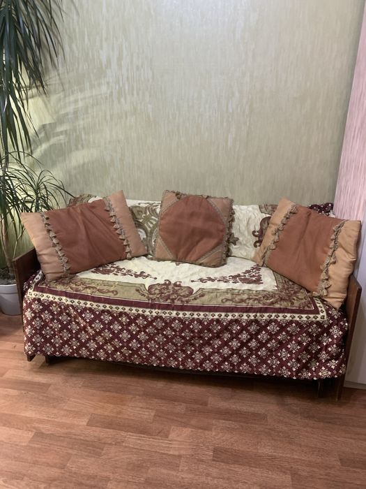 Диван,софа, ліжко