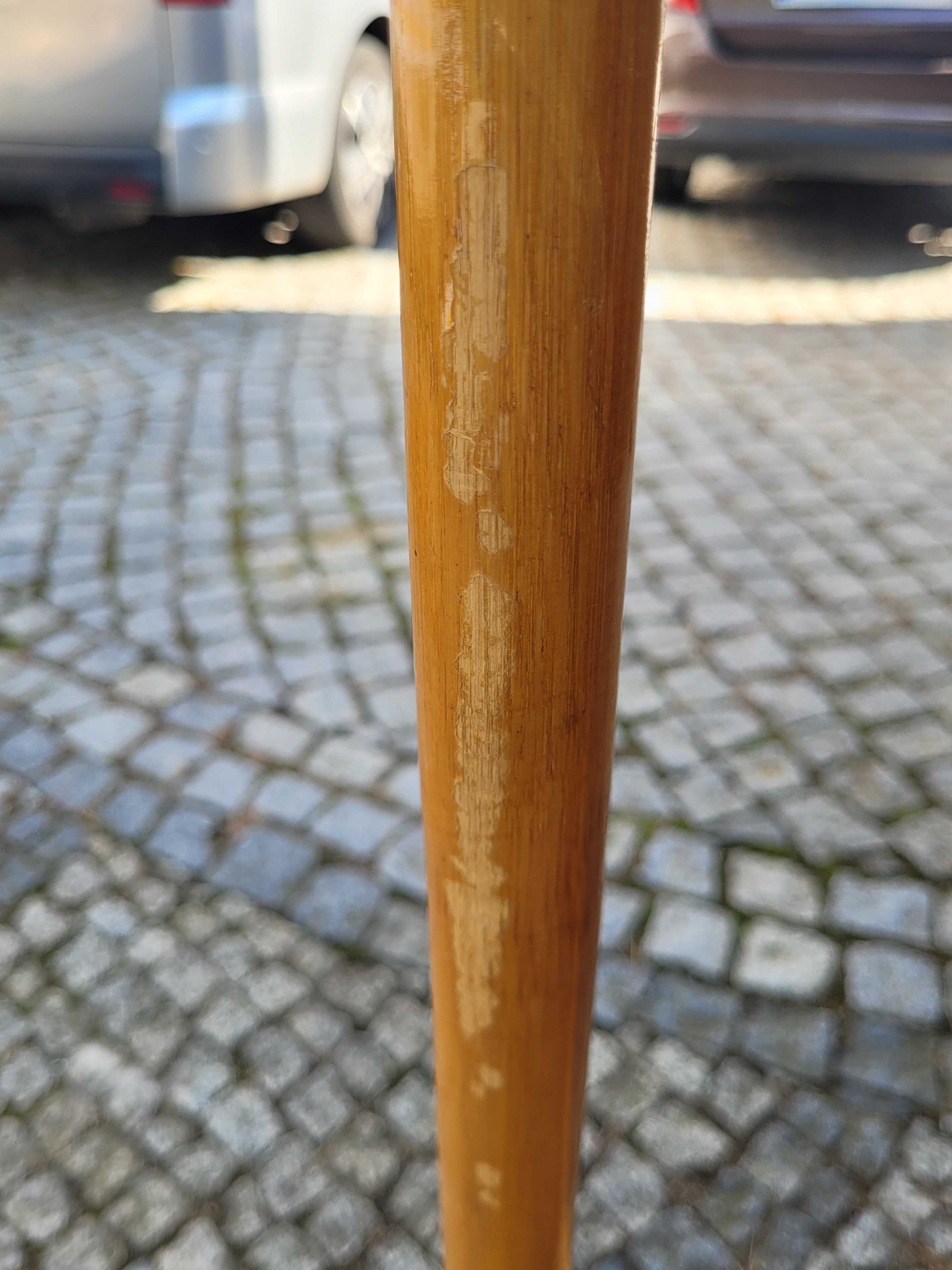 Ratanowy regał na książki z szufladami