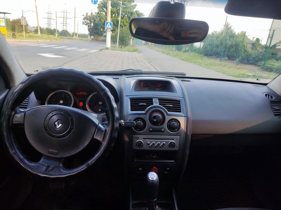 Рено Меган 1,6 бензин.