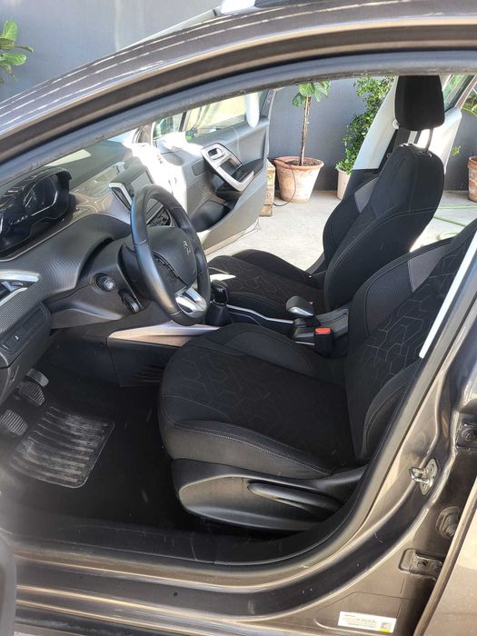 Peugeot 2008 1.2vti 82 cavalos