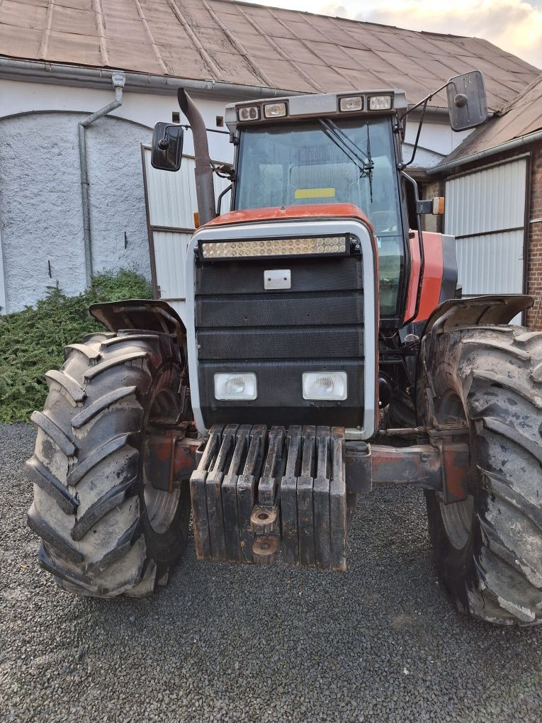 Ciągnik rolniczy Massey Ferguson 8150 A Dynashift