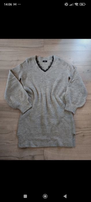 Szary długi sweter sukienka z koronkowym kołnierzem Cropp knitwear l