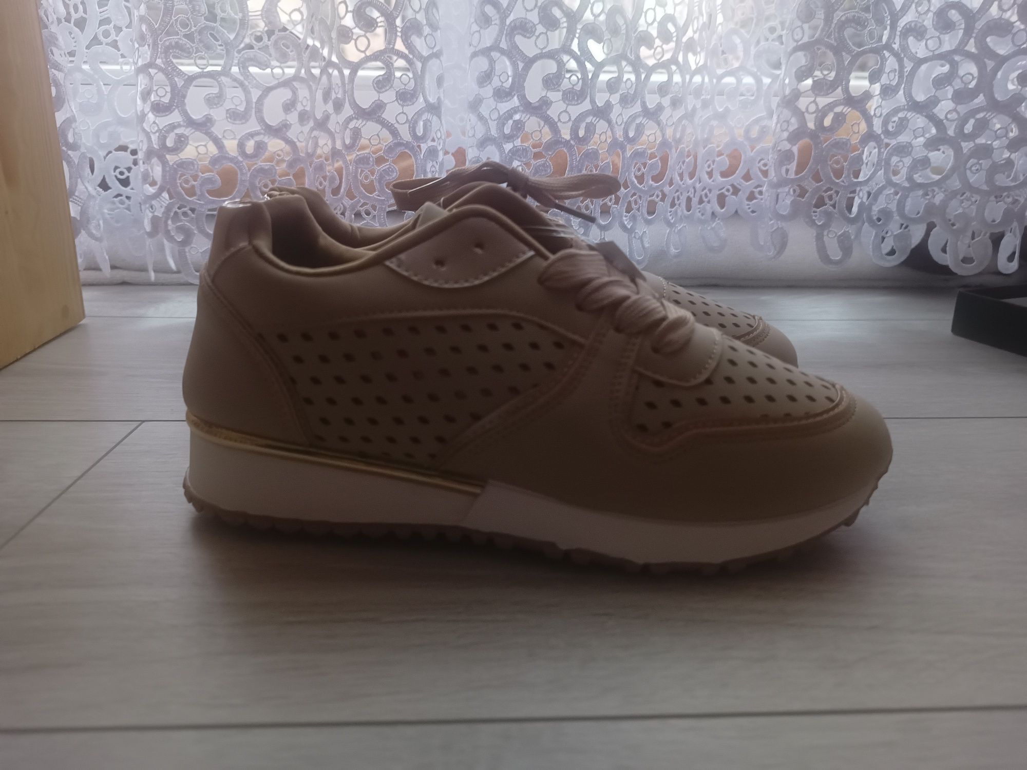 Buty damskie sneakersy beżowe 39 NOWE