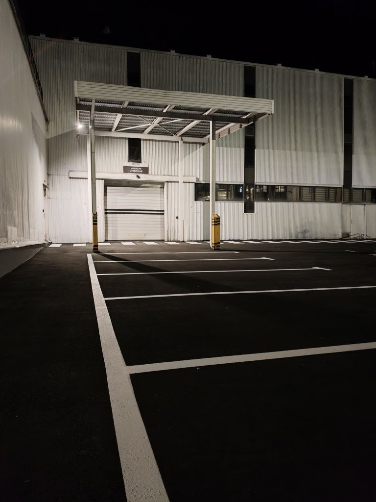 Oznakowanie poziome malowanie parkingów linii pasów miejsc magazyny
