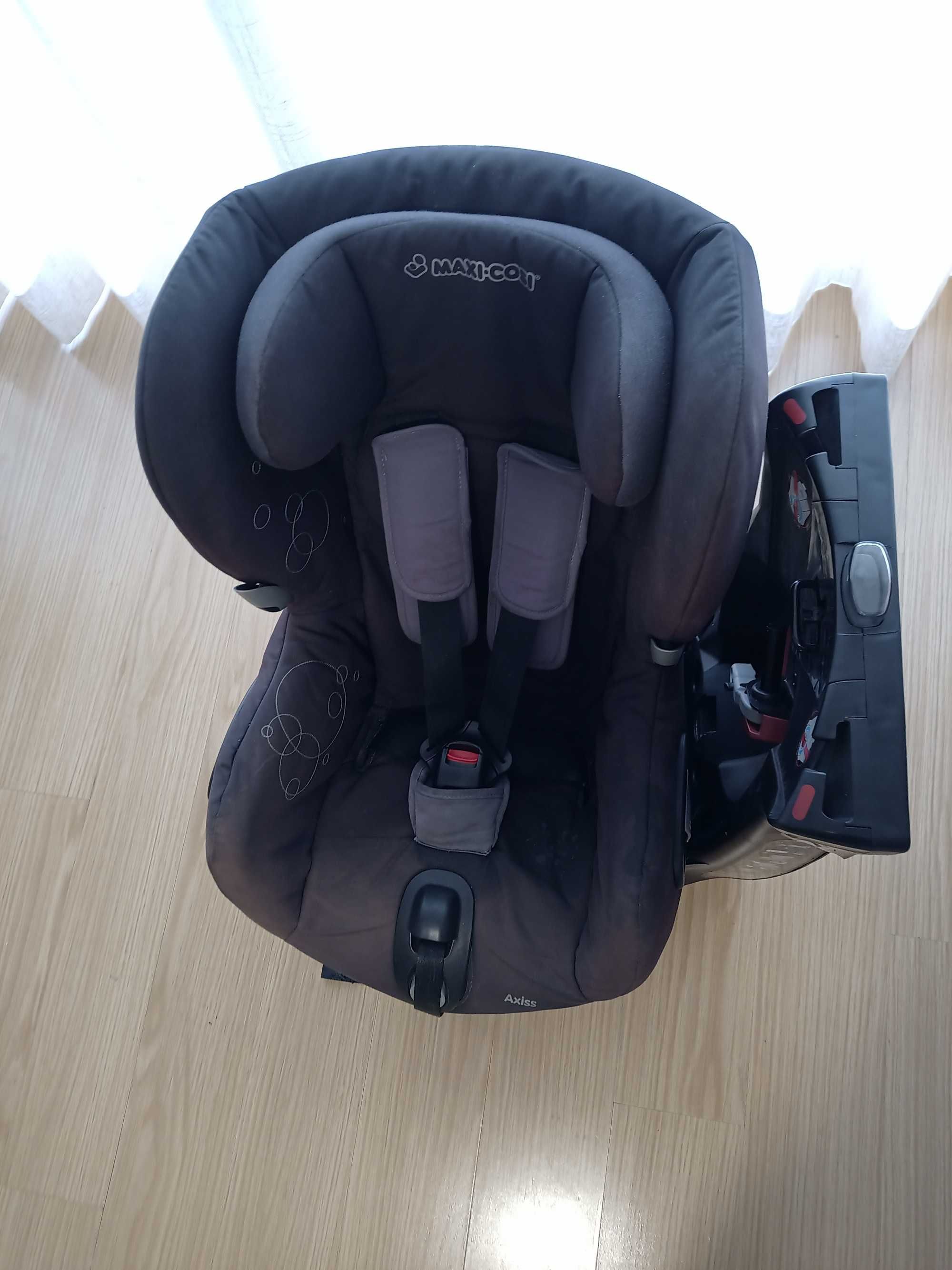 Maxi-Cosi Axiss Car Seat – Cadeira Auto Preta Usada c/ Marcas