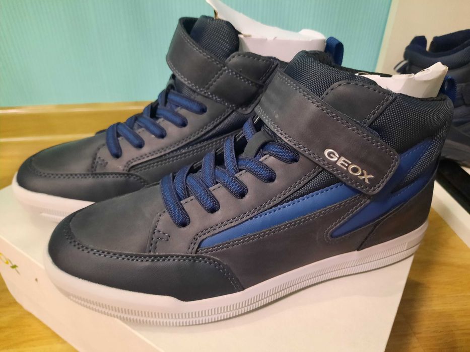 Черевики GEOX на підлітка 38 розмір