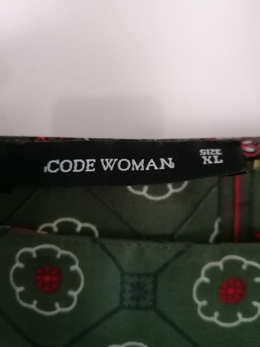 Vestido/túnica com folhos laterais acetinada - da Code tamanho XL