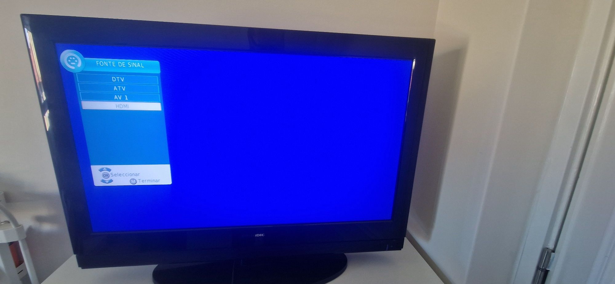 Televisão LCD 32"