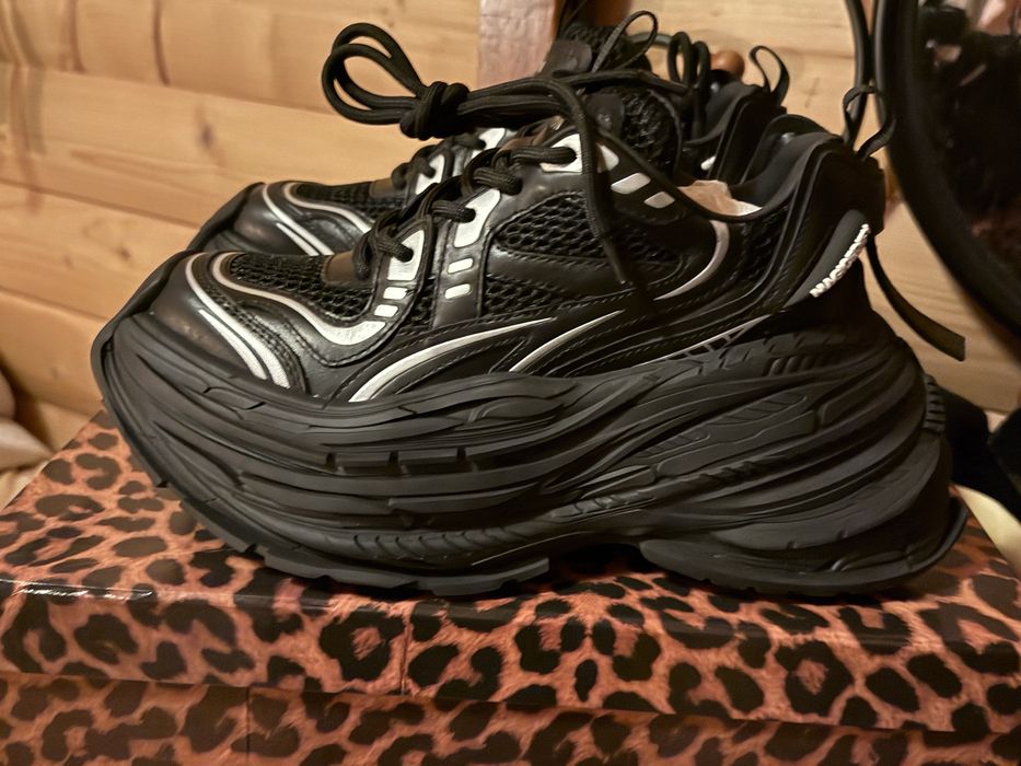 Нові дуже масивні шкіряні кросівки miraton 36