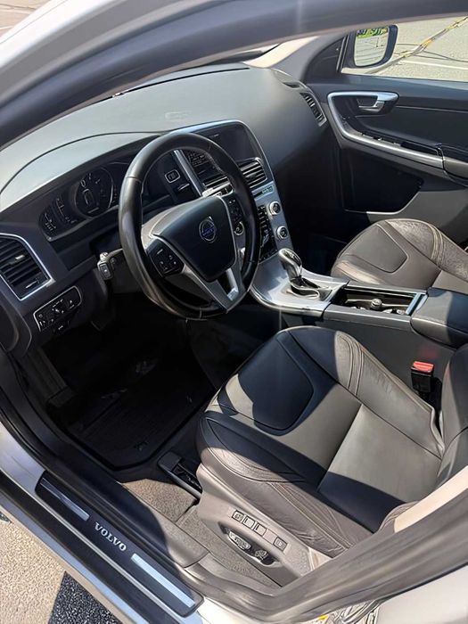 Volvo XC60      2017