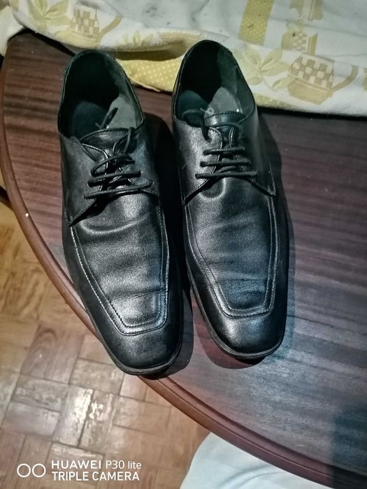Sapatos em pele, usados uma vez num casamento. N°42