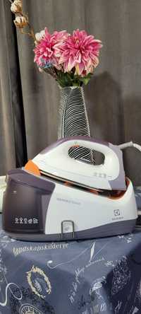 Утюг Electrolux EDBS3350 парогенератор