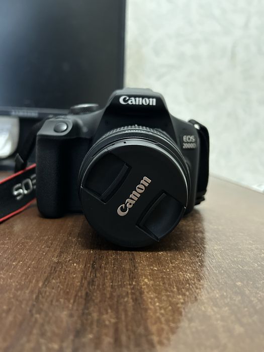 Фотоапарат Canon EOS 2000D
