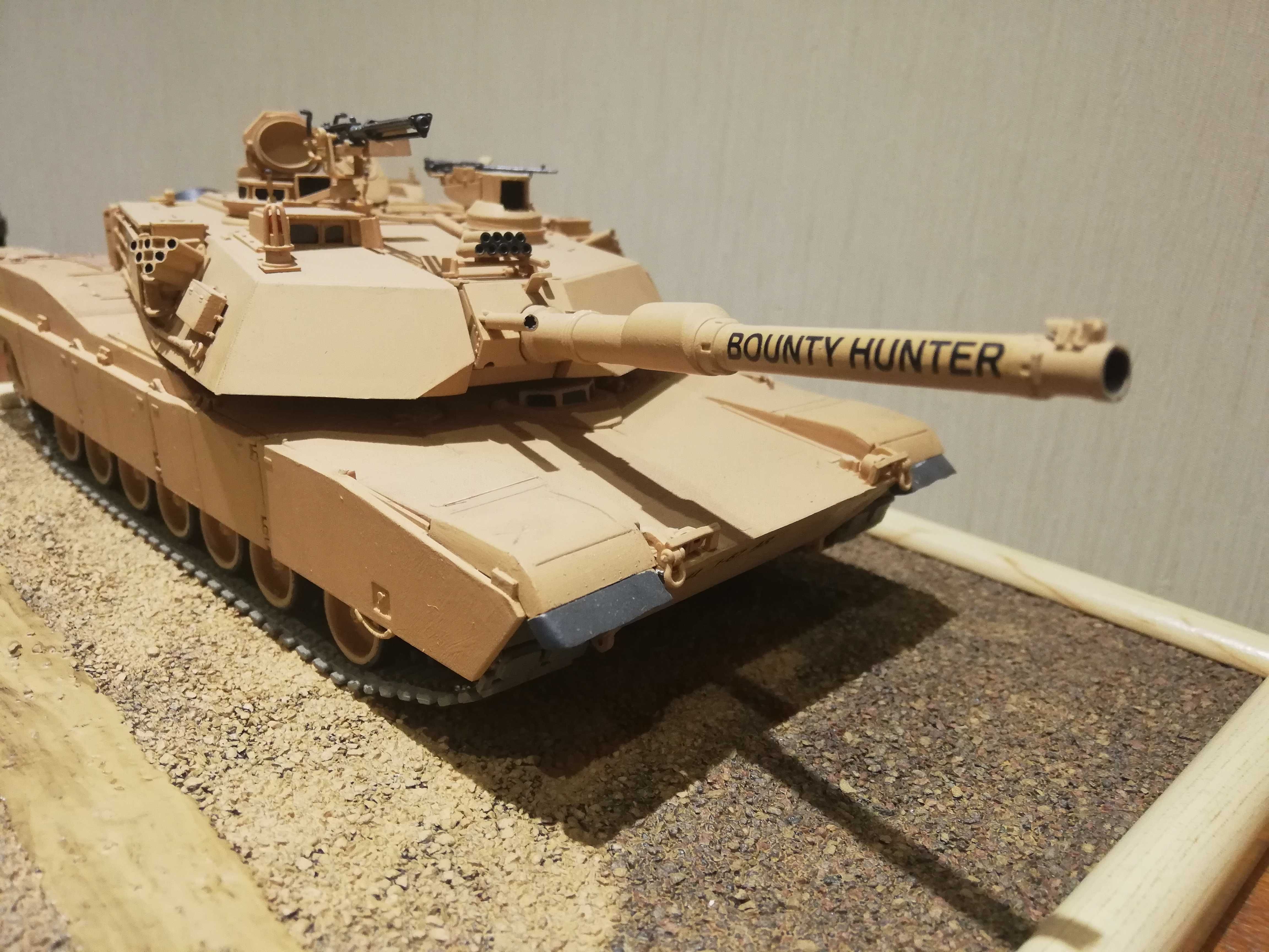 Модель танка Abrams M1A2 масштаб 1:35