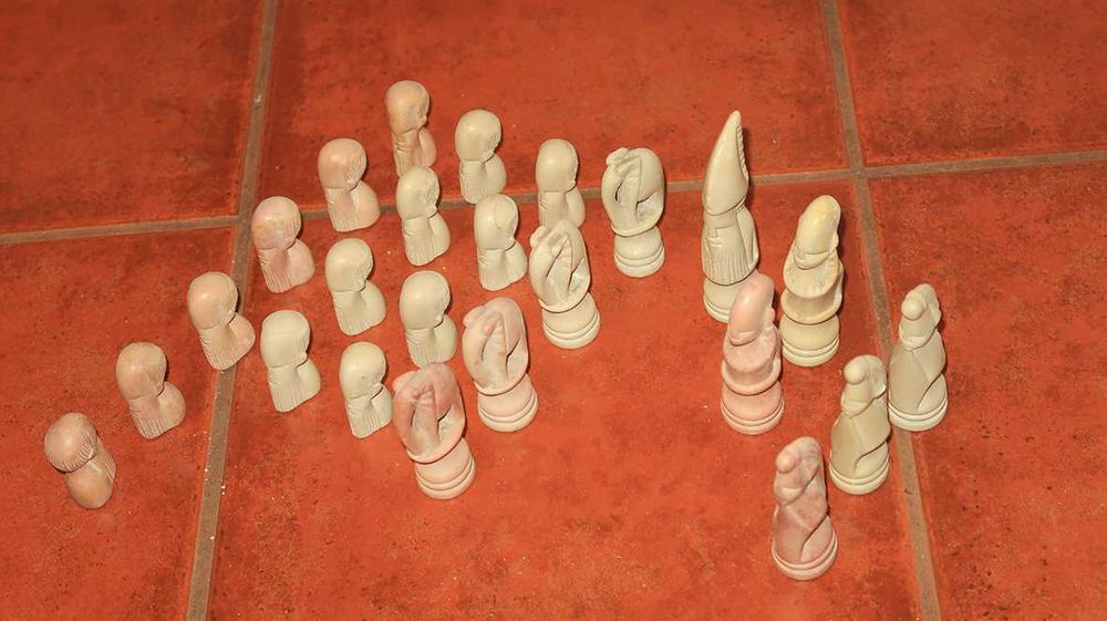 Peças jogo Xadrez pedra