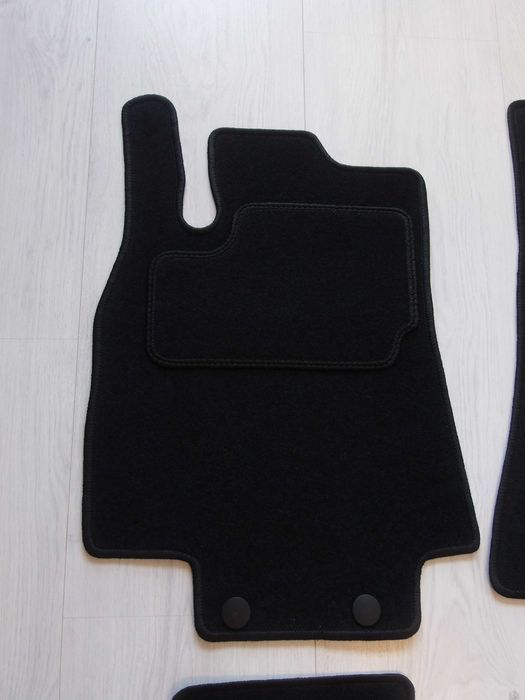Dywaniki Welurowe MERCEDES A KLASA W 169 ROK 04-12 Stopery Dopasowane