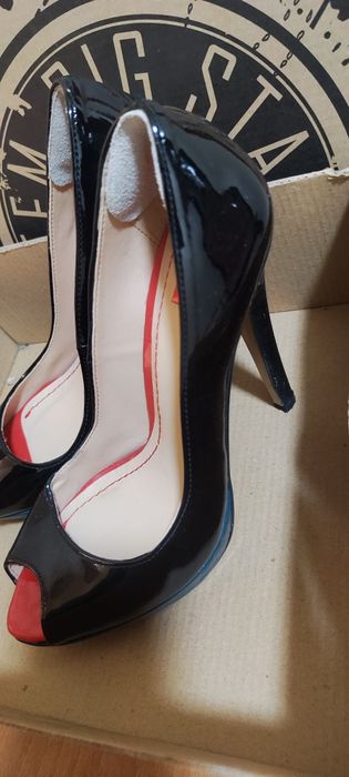 Szpilki Stradivarius 37