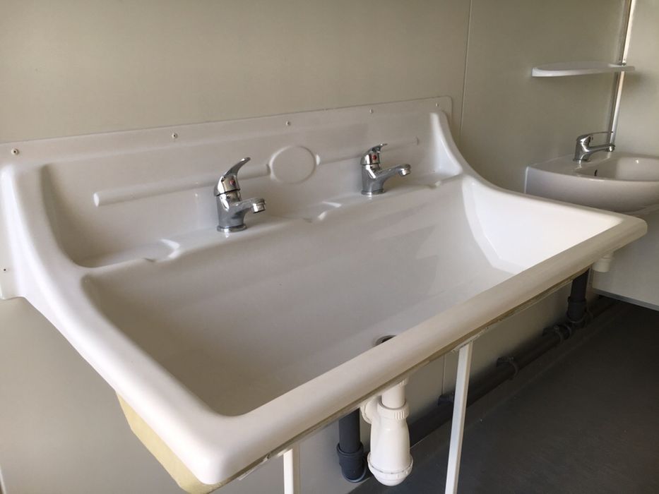 Kabina prysznicowa kontenerowa do kontenerów sanitarnych
