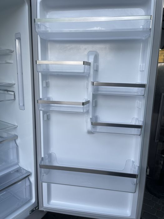 Холодильник Samsung б/в повний No Frost металік сучасний #07326